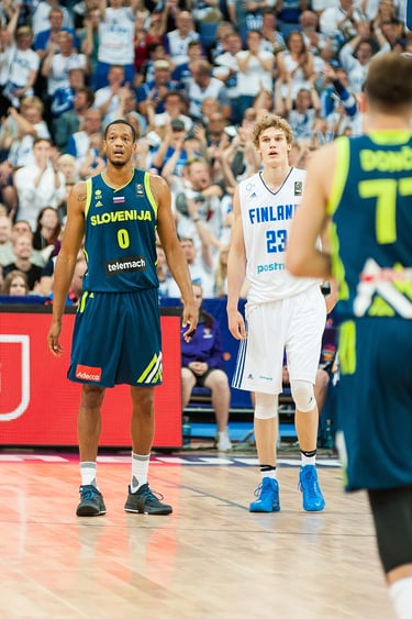 Anthony Randolph, Luka Doncic Eurobasket 2017 Slovenia vs Finland