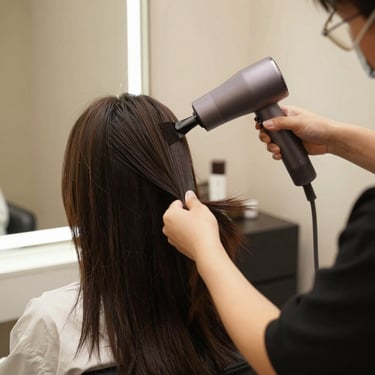 Brushing et séchage professionnel au salon l'Arabesque à Guilherand-Granges.