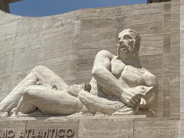 Escultura del Río Paraná en el Monumento a la Bandera restaurada por Almapiedra y protegida con Tecnan.