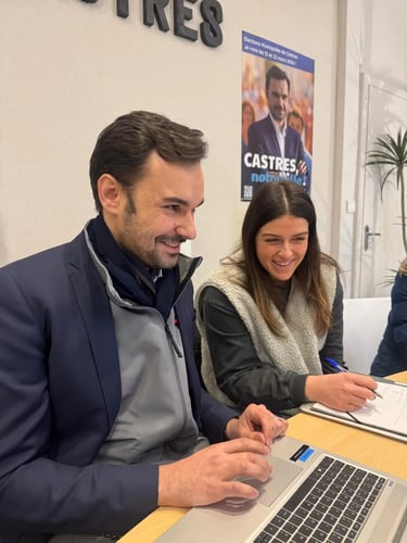 Séance de travail à la permanence dans le cadre des élections municipales de Castres 2026
