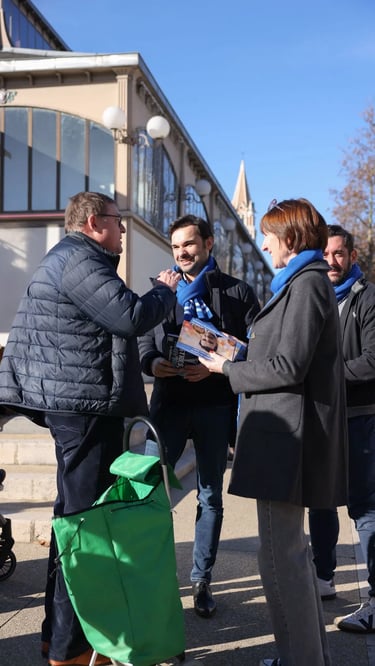 Tractage sur le marché dans le cadre des élections municipales de Castres 2026