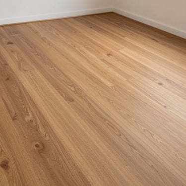 Bright living room with modern inventory