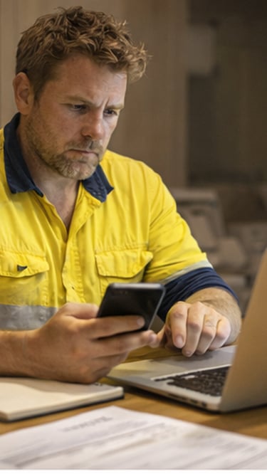 Australian tradie overwhelmed by business admin