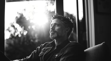 Atlas discussing why personal branding matters with entrepreneurs at a table