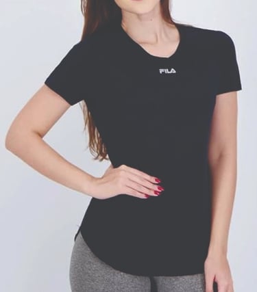 Camiseta feminina Fila Bio Iii preta tecnológica e sustentável.