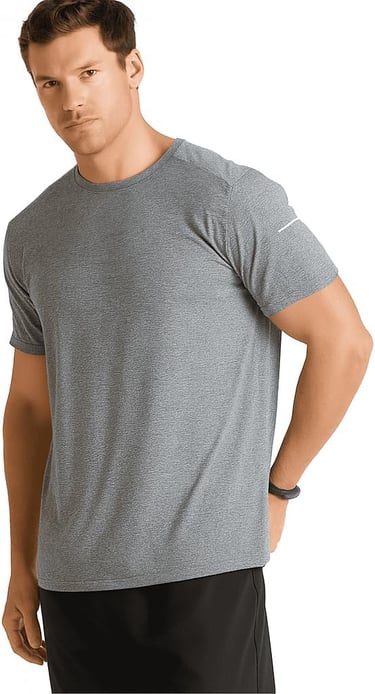 Atleta com camiseta Lupo cinza mescla, destacando os microfuros para ventilação e segurança.