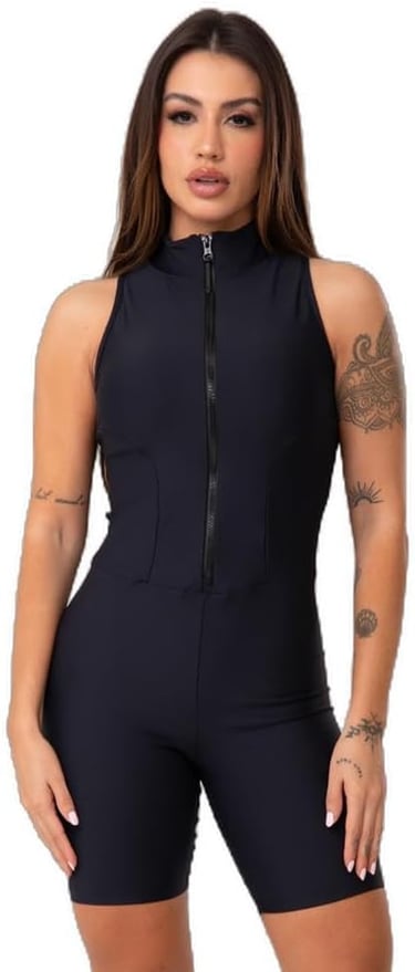 Macaquinho fitness DLK preto com zíper frontal e design anatômico.