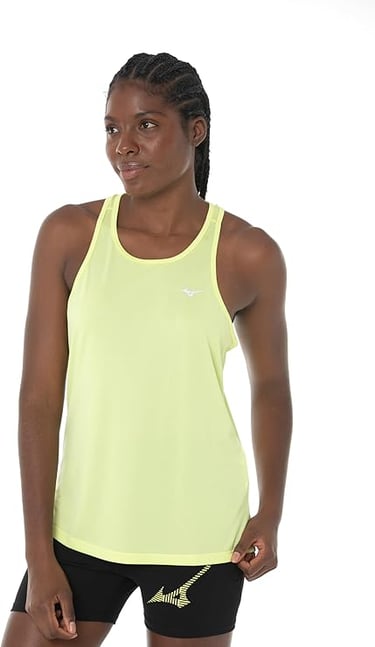 Regata feminina Mizuno amarela neon em tecido respirável.