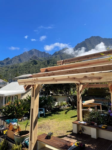 Kiosque en Charpente cryptoméria local, bois réunionnais - Artisan charpentier bois Cilaos, La Réunion 974