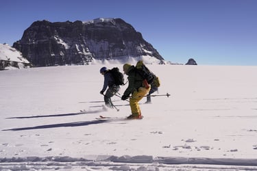 tödi skitourengeher abfahrtshocke gletscher