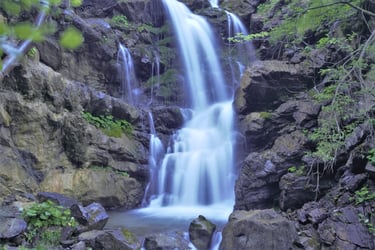Bach wasserfall berge gischt fließend milchig allgaeuer alpen
