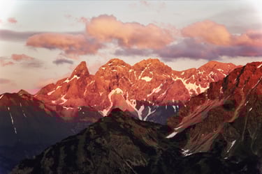 Allgäuer Dreigestirn Trettach Hochfrott Mädelegabel sunset abends Herbst Wolken stimmung Alpenglühen