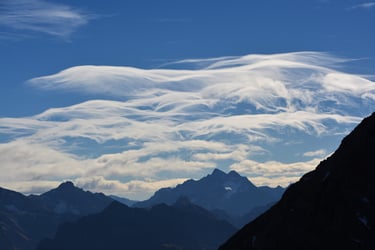 föhnwolken trettach berge sonne schleierwolken gifelsilhouetten