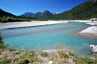 Lechtal Berge fluss wild sonne Geröll mäander