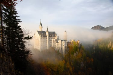 Schloß Herbst Sonne Wolken Füssen 