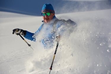 freerider sonne lachen schneestaub tiefschnee action skitour