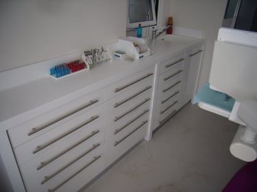 ΠΑΓΚΟΙ ΟΔΟΝΤΙΑΤΡΕΙΟΥ SOLID SURFACES