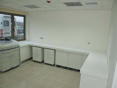 ΠΑΓΚΟΣ ΜΙΚΡΟΒΙΟΛΟΓΙΚΟΥ ΕΡΓΑΣΤΗΡΙΟΥ SOLID SURFACES
