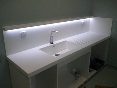 ΧΩΡΟΙ ΙΑΤΡΕΙΟΥ SOLID SURFACES