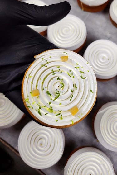 Tartelette au citron en atelier, Façon des Boulangers. Plaisir gourmand, boulangerie Paris 11ème