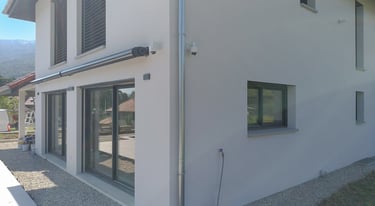 Installation d'interphonie sécurisée par Phonie-Sat dans une résidence en Pays de Gex.