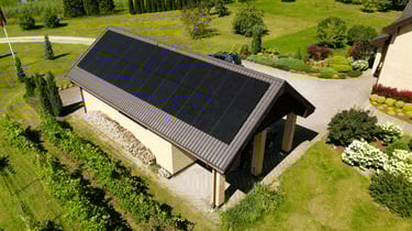 11kw saules paneļi Ādažos, uzstādīti uz metāldakstiņa jumta