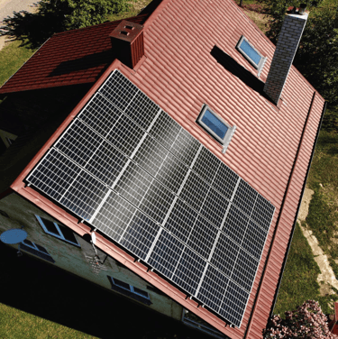 8kw saules paneļi Madonā uz metāldakstiņu jumta