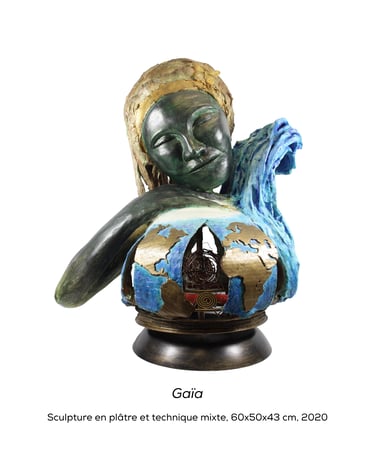 Sculpture de Lode représentant la déesse Gaïa posant sa main sur le globe terrestre