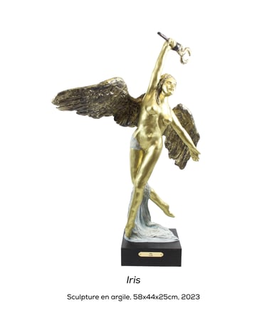 Sculpture de Lode, sculpteure, intitulée Iris représentant la Déesse grecque ailée brandissant un caducée.