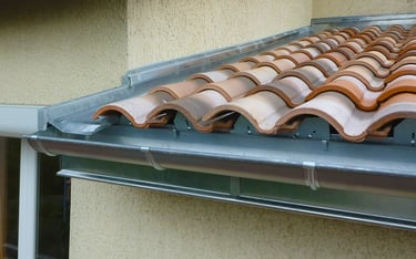 Réalisation d'un solin en zinc à Montpellier