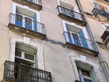 Réparation d'une épaufrure par cordiste à Béziers