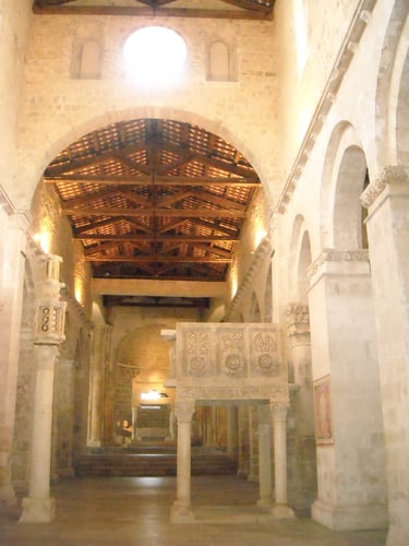 San Clemente a Casauria interno