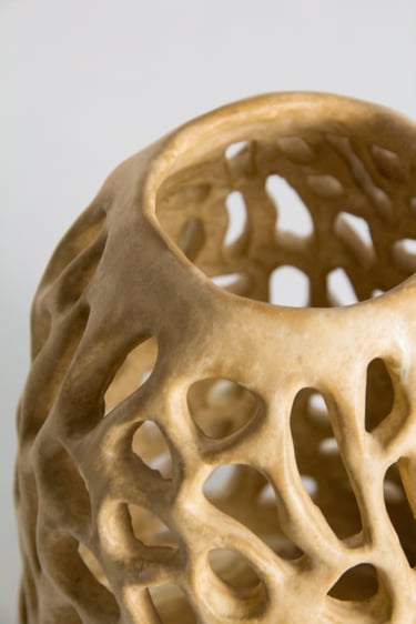 Jarrón de cerámica artesanal colección Organic hecho a mano en Madrid