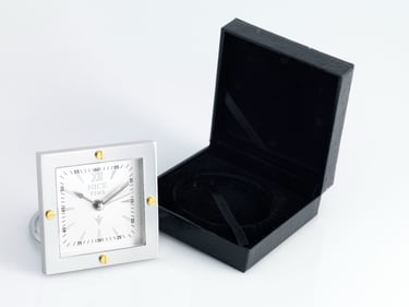 Reloj de escritorio marca Nice