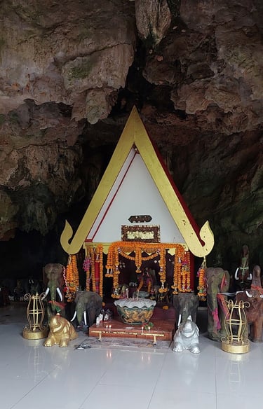 thailand phang nga tham phung chang