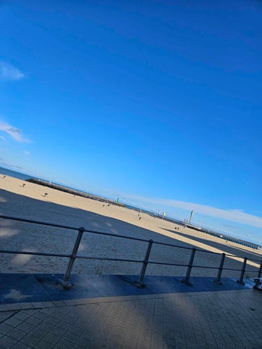 Vue emblématique d'Ostende, une ville côtière belge, célèbre pour ses plages, ses musées, et son riche patrimoine historique