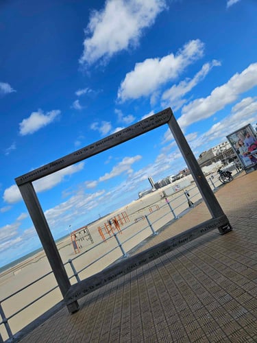 Vue emblématique d'Ostende, une ville côtière belge, célèbre pour ses plages, ses musées, et son riche patrimoine historique
