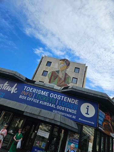 Vue emblématique d'Ostende, une ville côtière belge, célèbre pour ses plages, ses musées, et son riche patrimoine historique