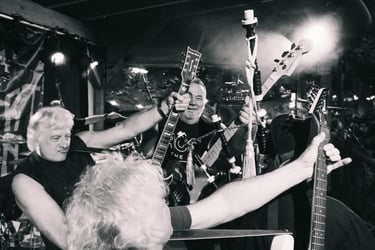 Insert Coin Annafest Band Lachend