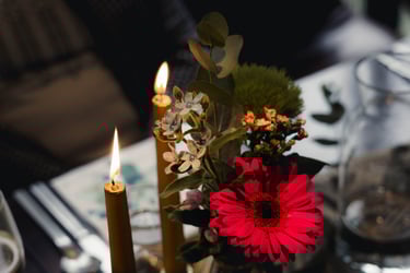 Hochzeit F & S Detail Blumen und Kerze
