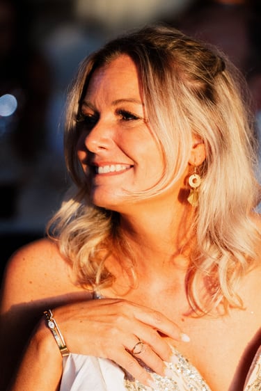 Portrait d'invité pendant le mariage 