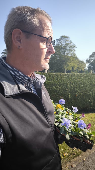 Erwin Vries is grafverzorger van Grafzorg Memoriam
