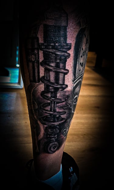 Tatouage noir et gris Genappe 