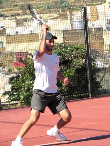 Renzo Battles on