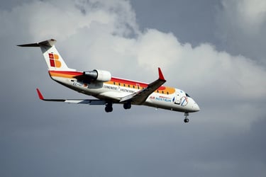CRJ200 matrícula EC-IZP de Air Nostrum