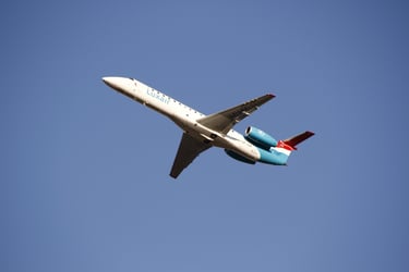 Embraer 145 matrícula LX-LGX de Luxair