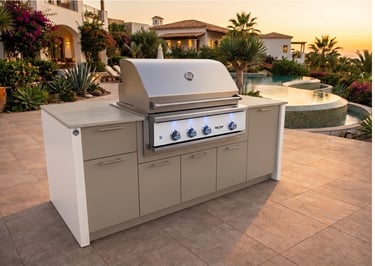 Station Grill DH32 outdoor kitchen kit with 32" Delta Heat gas grill and Dekton Keon countertop