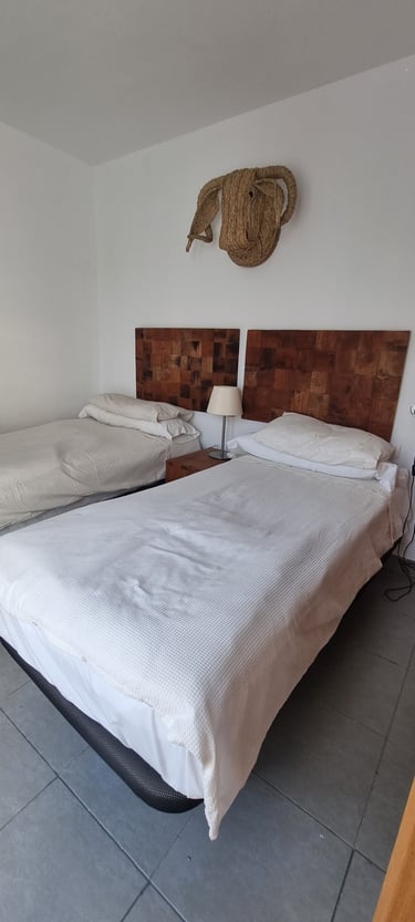 2 single beds with a balcony in Macenas, Mojacar, Spain