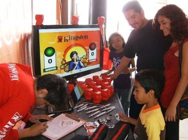 Activación de marca corporativa y marketing promocional en tiendas de autoservicio con actividades y premios