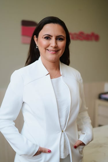 Dra Laura de Freitas Xavier Dermatologista logo